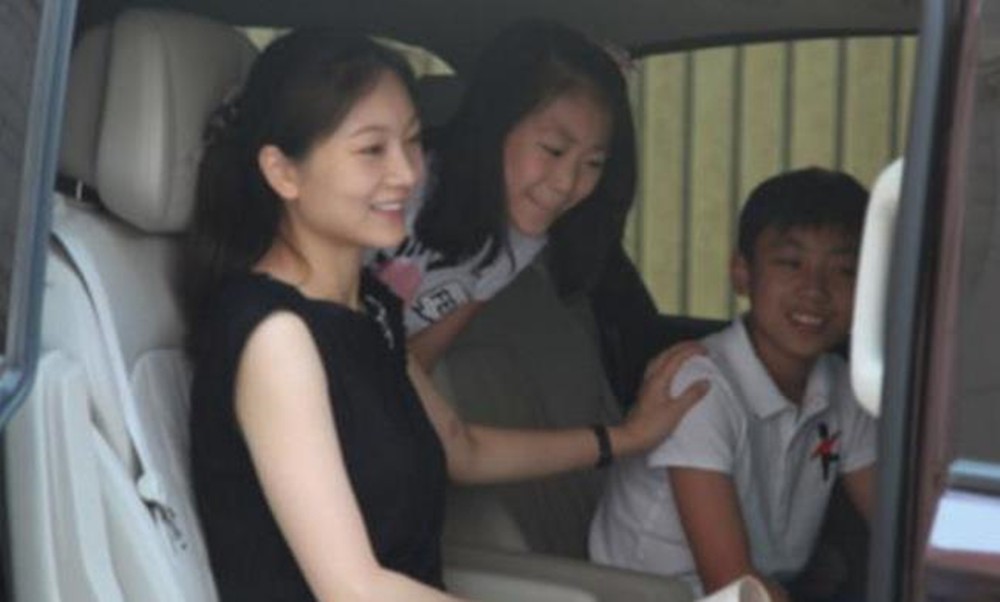 陈婷：19岁爱上导演，为张艺谋生三娃，如今幸福美满