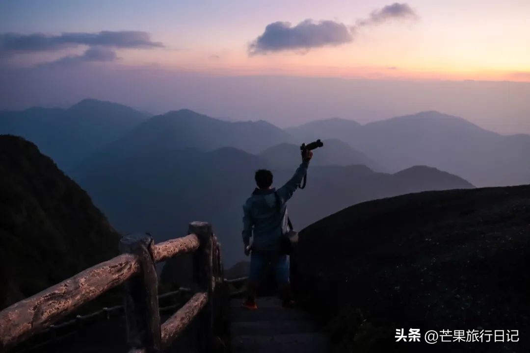 广州周边发现人少景美的地方，是华南第一峰，在广西桂林