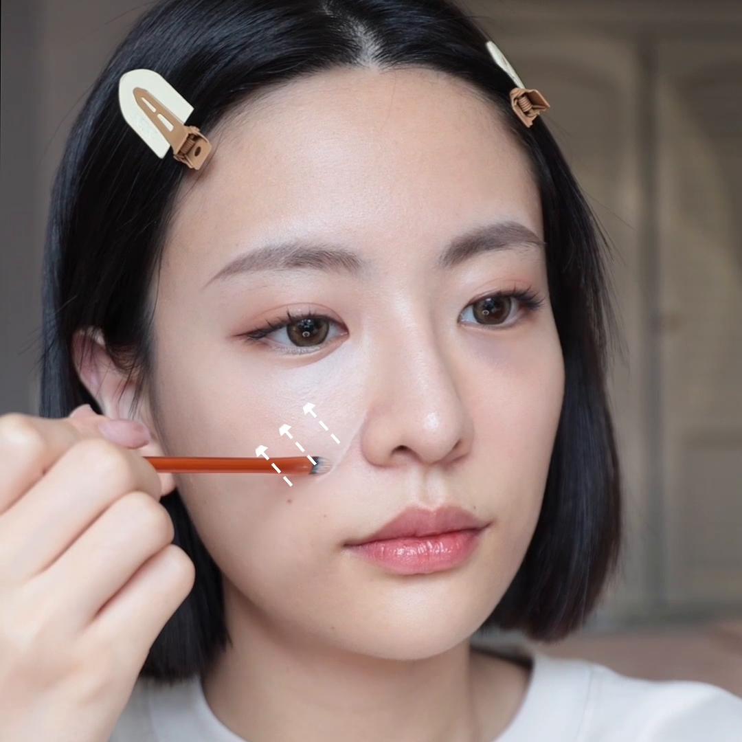 扁平脸凸嘴妆容教程,脸部凹陷怎么画饱满