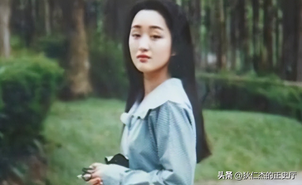 男友赖文峰出狱后娶妻生子，而杨钰莹至今单身，她在追求什么