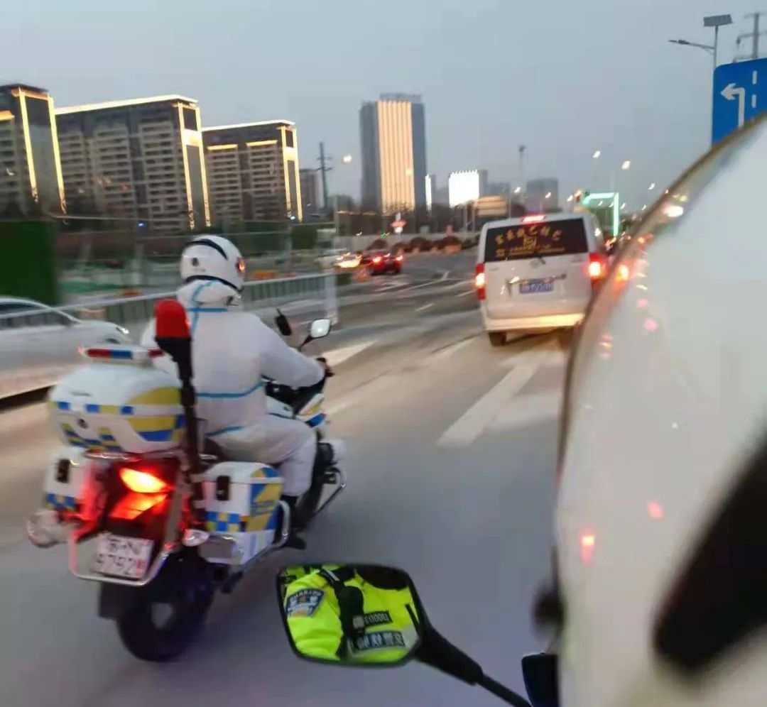 【抗疫一线】江苏公安:同心抗疫待春回镜头定格“疫”瞬间