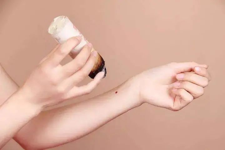 鼠标手手腕疼缓解方法,手握鼠标手麻了怎么办