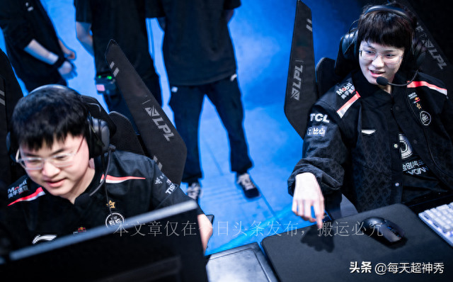 fofo赢过小虎吗,fofo救uzi