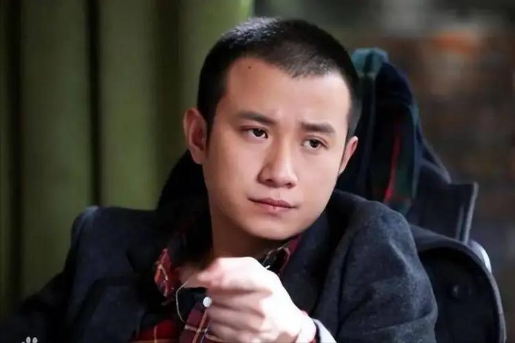 文章和女儿亮相机场最新,文章女儿爱马