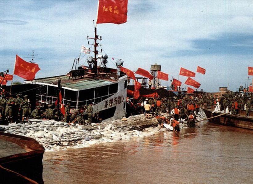 98抗洪荆州大堤有没有决口,98年长江抗洪牺牲了多少官兵