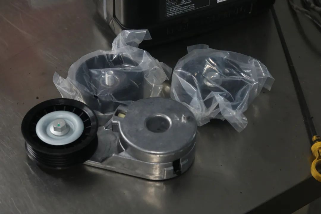 12款经典gl8车身翻新,怪兽修车老车翻新