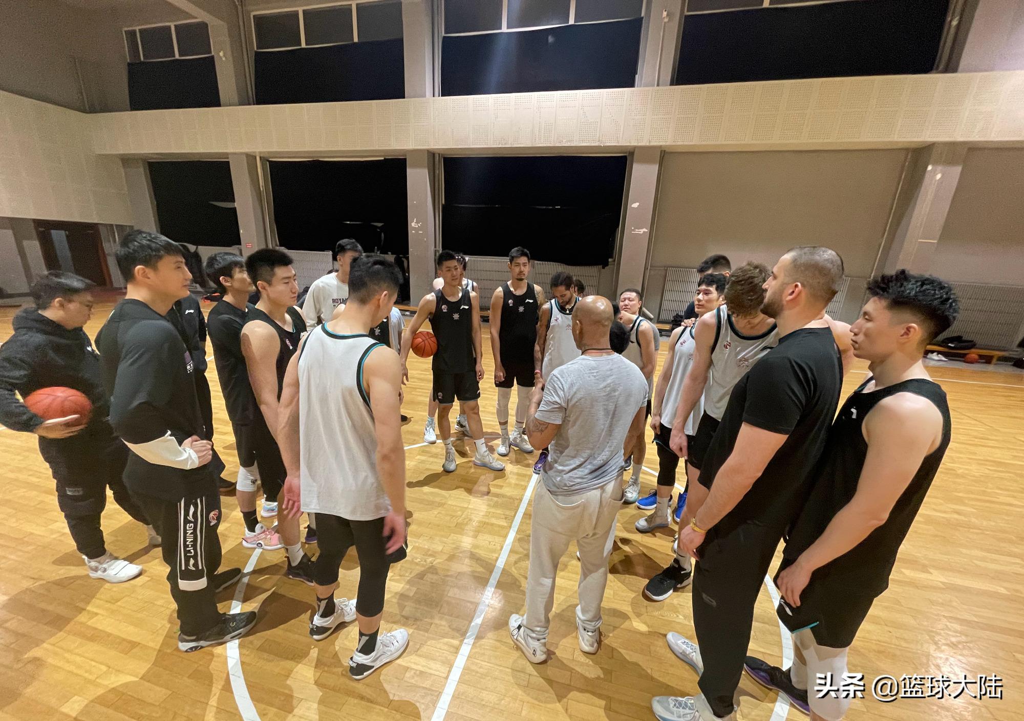 马布里北控男篮引援最新消息,北控男篮官宣续约主帅马布里