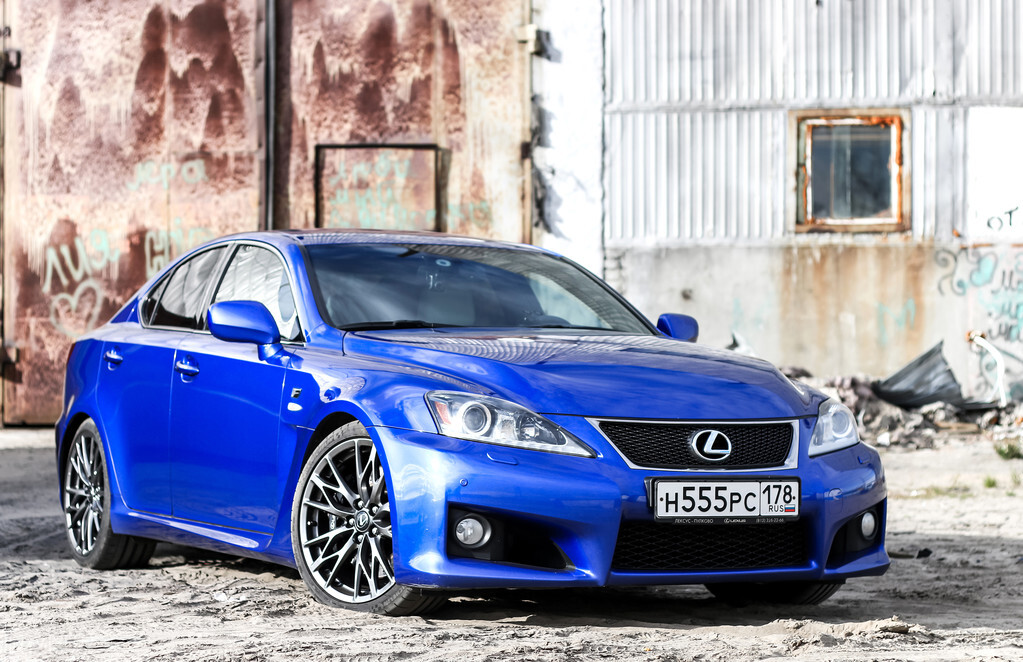 表兄的国足国车情怀：国足在家看世界杯，但国车极氪X却走出世界