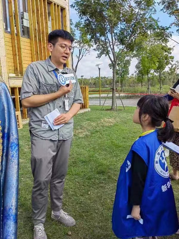 参与沉浸式互动亲子剧《快乐王子》