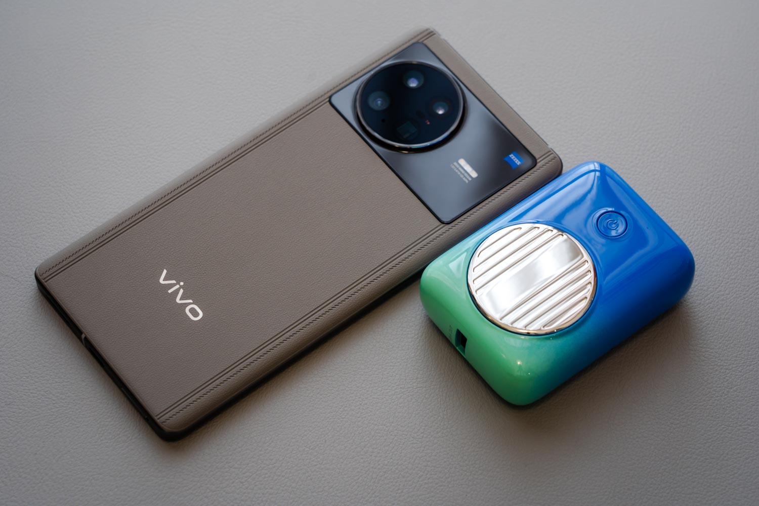 q10充电宝,迷你q10快充充电宝