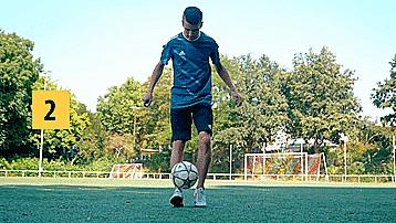 入门花式足球起球教程,花式足球贾尼尔起球教学