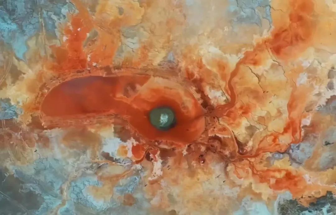 青海省的恶魔之眼艾肯泉,恶魔之眼艾肯泉在青海