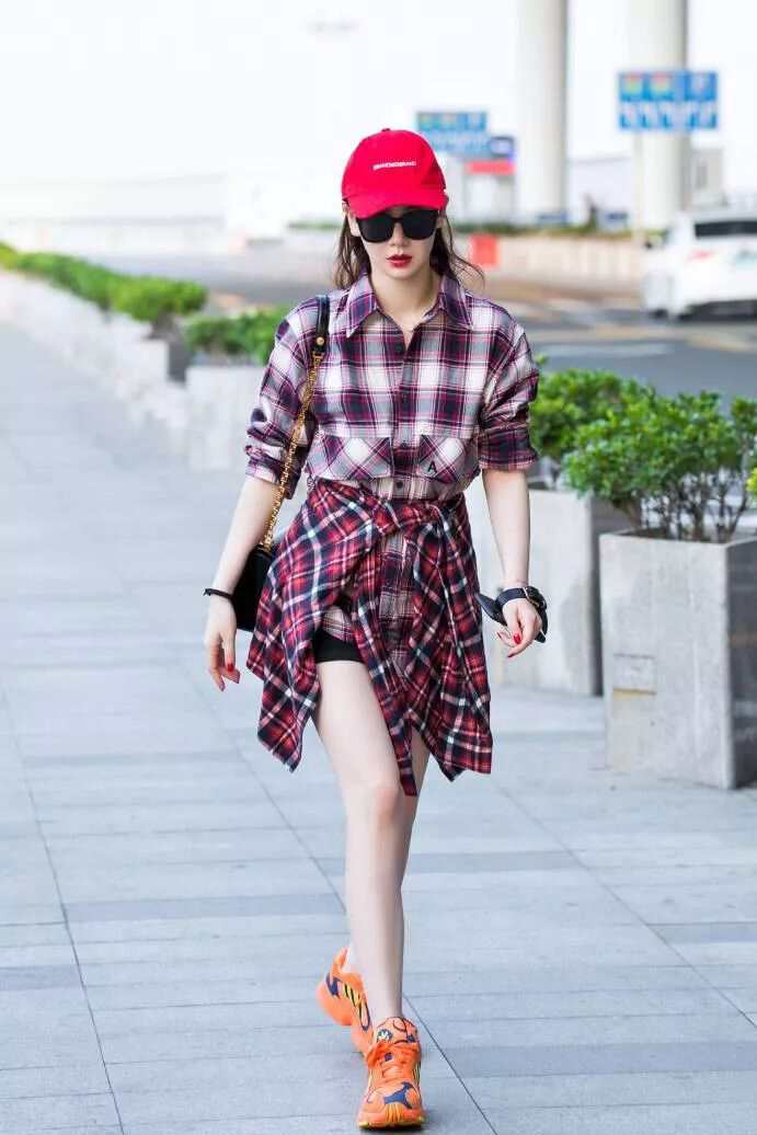 戚薇休闲鞋穿搭,戚薇穿什么样的鞋子好看