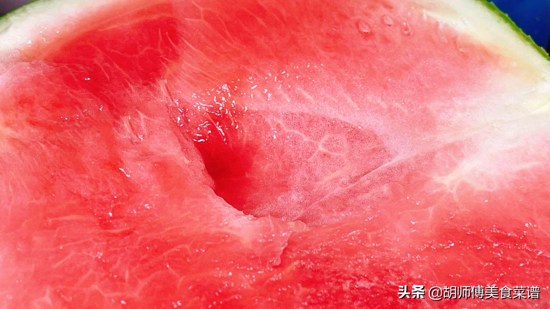 买西瓜时拍一拍,买西瓜认准这四点保证香甜多汁