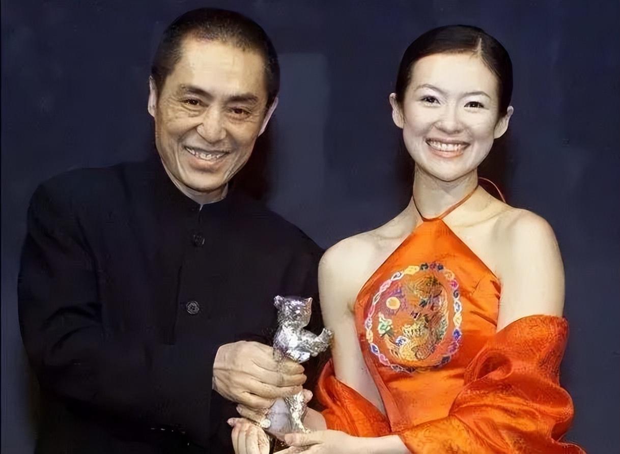 张艺谋毕业典礼,张艺谋参加长子毕业礼