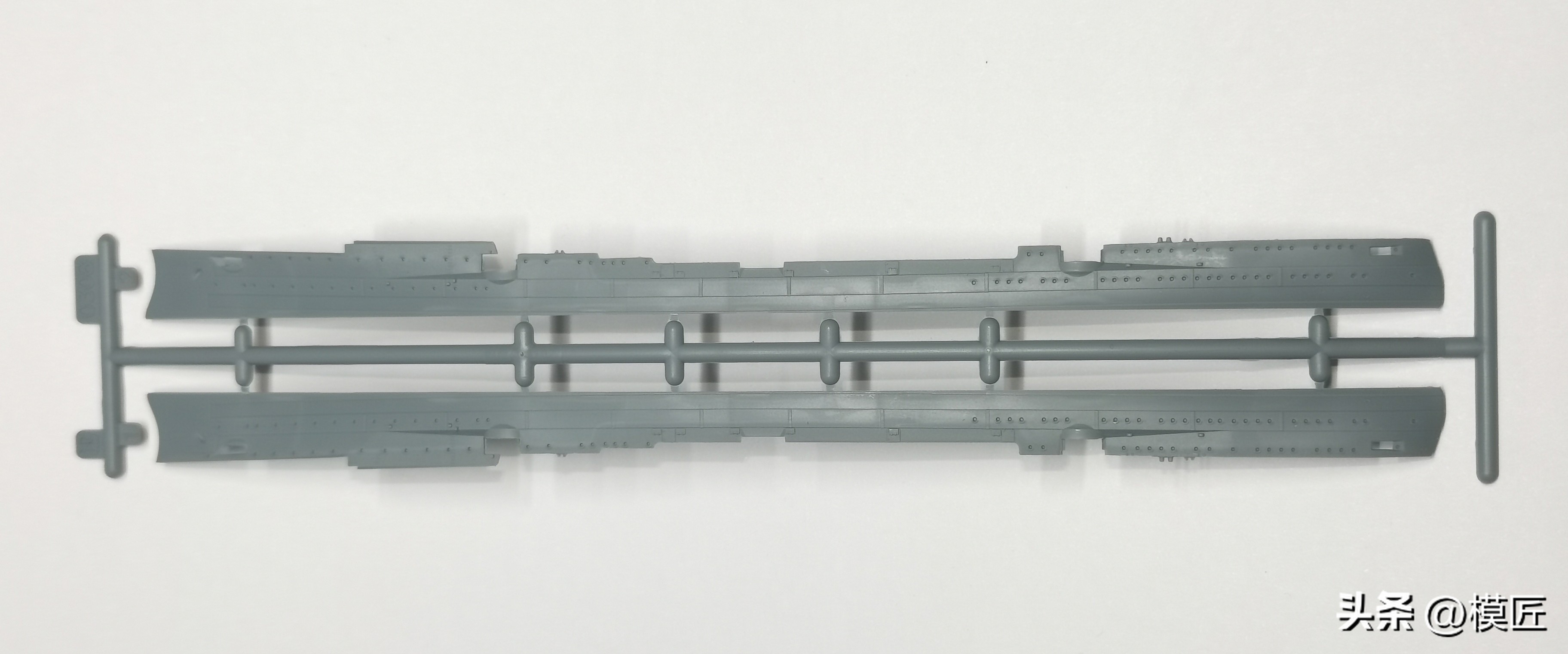 鹰翔1/700德国海军埃姆登号巡洋舰开盒测评