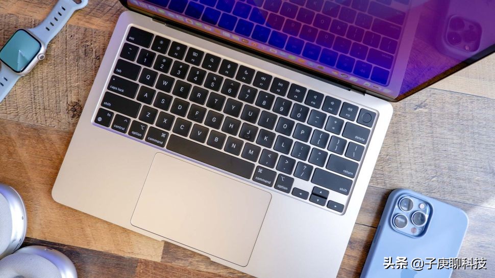 macbookair最新款m2,苹果新款macbookairm2256够用吗