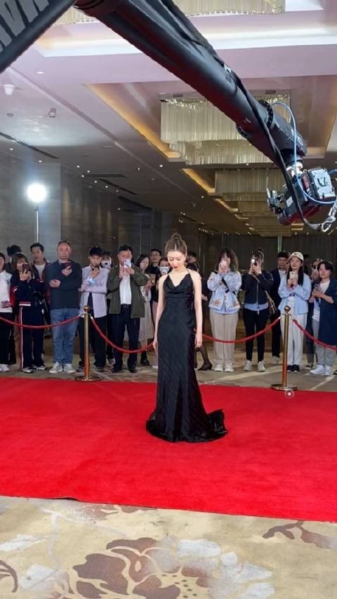 鍛ㄥ啲闆ㄨ鍑┈鎬濈函,鍛ㄥ啲闆ㄥ洖搴斿唴娑甸┈鎬濈函