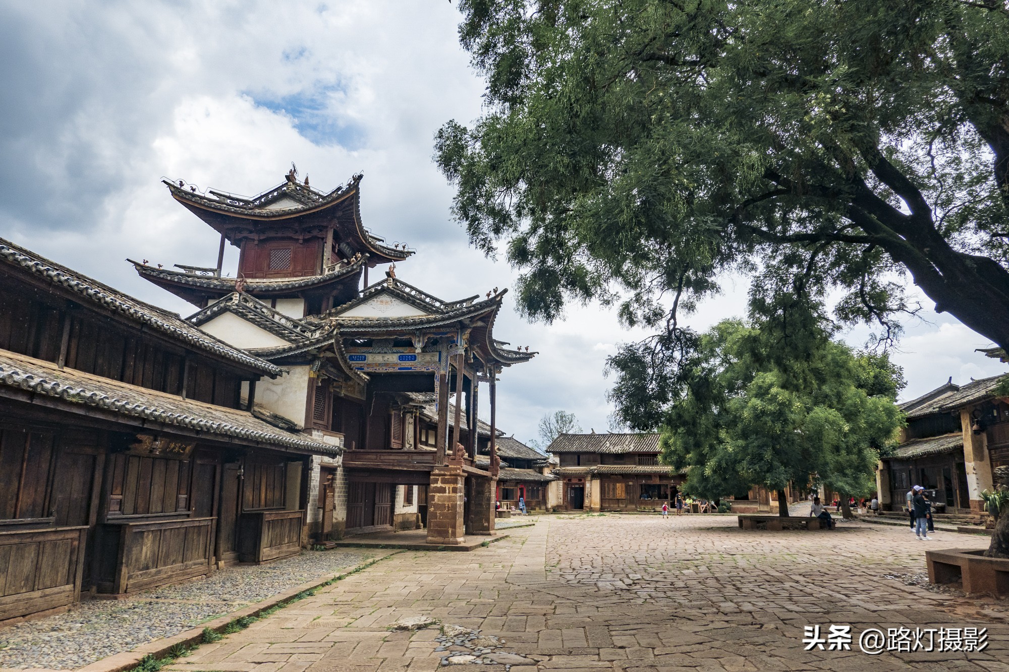 中国最值得去的10大古镇,探寻中国最值得去的十大古镇