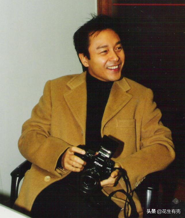 39年后再看唐鹤德：才发现张国荣遇到他，是一生的幸运