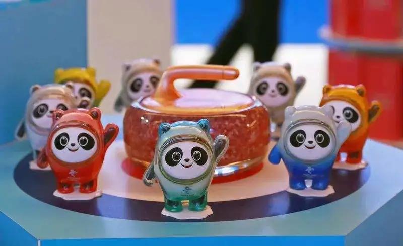 冰墩墩代购骗局引热议,冰墩墩代购被骗怎么办