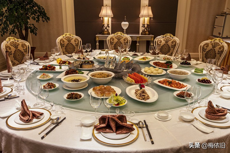 酒桌子上的入座规矩,酒桌座位的讲究和规矩