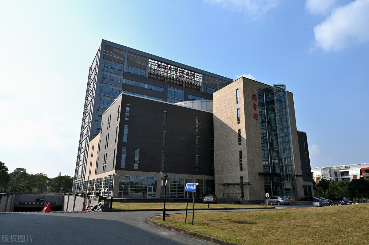 春季高考可以上中医学专业本科吗,文科生可以报的中医学专业的学校