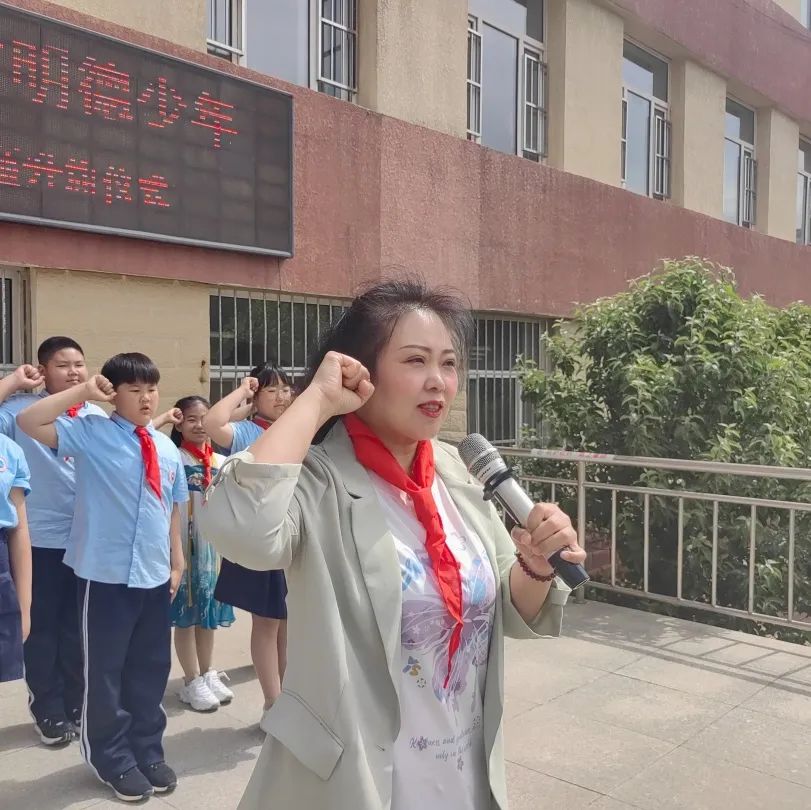 升旗仪式做文明有礼的儒雅少年,小学生文明有礼主题升旗仪式