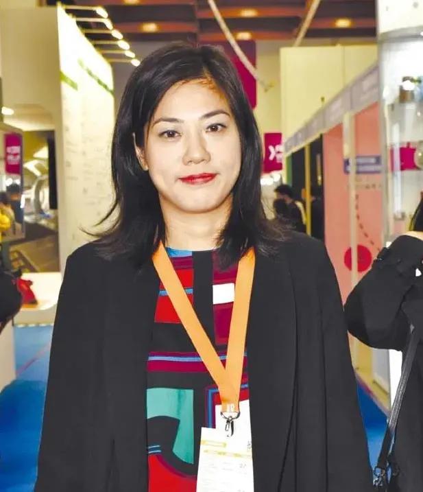 员工婚丧嫁娶视为人生大事，忆阿公，新光金二公主吴欣儒哽咽了