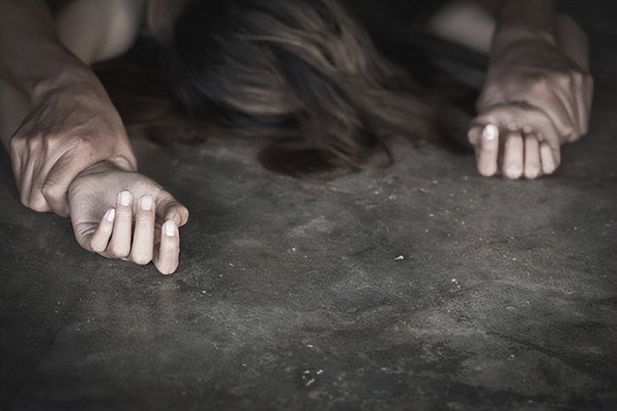 男子强奸他人获刑8年,因强奸罪获刑3年男子出狱