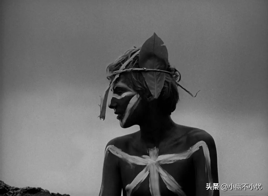 《蝇王》：小男孩的“荒岛现形记”，人性本恶的“试验场”