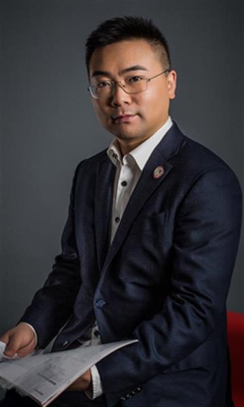 中国男足主教练李铁近况,男足原主教练李铁案开庭