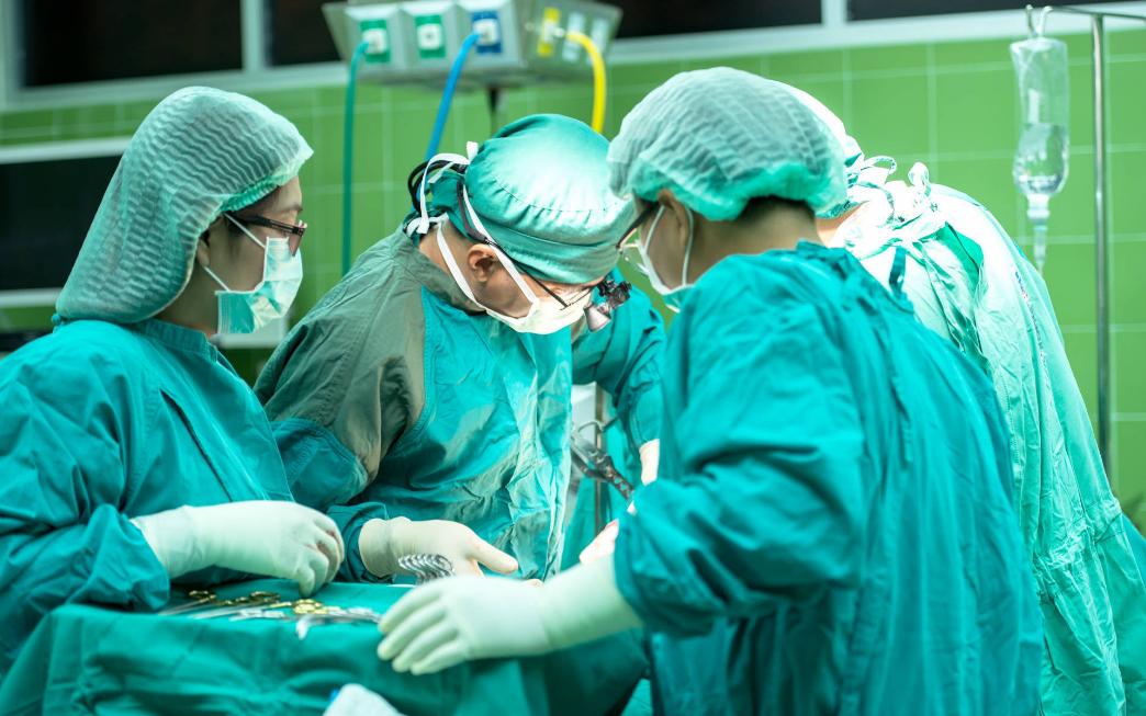 45岁女子确诊宫颈癌,子宫全切,提醒:月经若有这种感觉,别大意