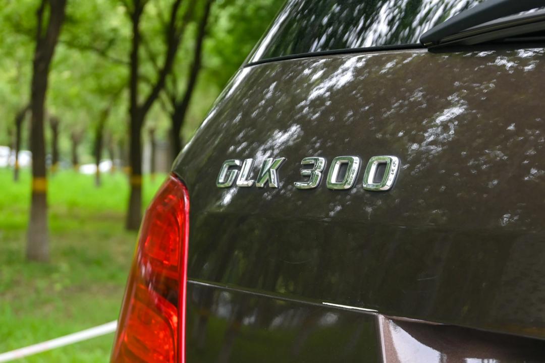 有颜值有面子几万块的二手车,15奔驰glk300二手适合入手吗