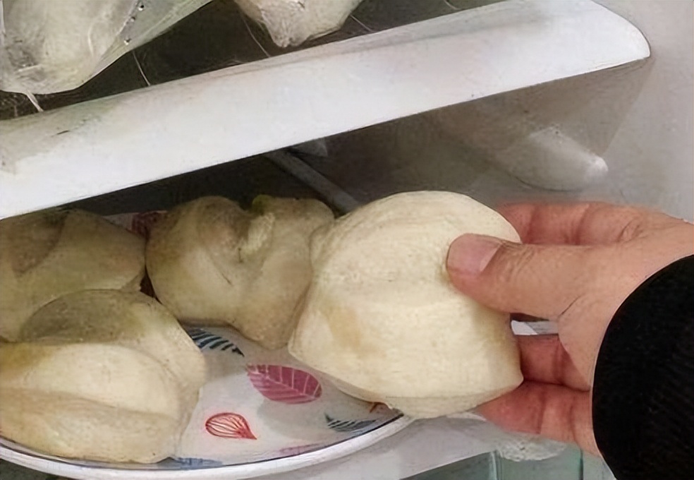 馒头冻冰箱会产生黄曲霉素吗,冰箱冷冻的馒头会产生黄曲霉素吗