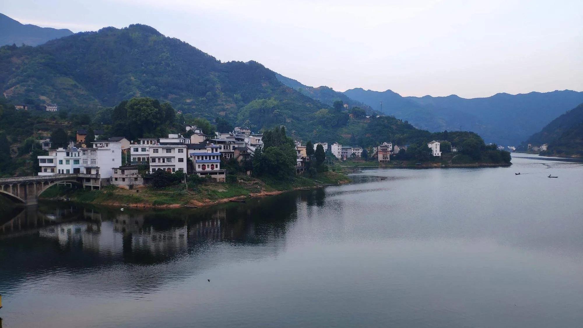 山管人丁水旺财什么意思,山管人丁水主财