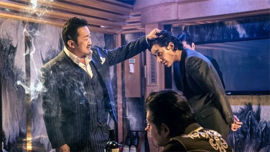 一夜关停！潜伏八年的催债大佬，洗白失败