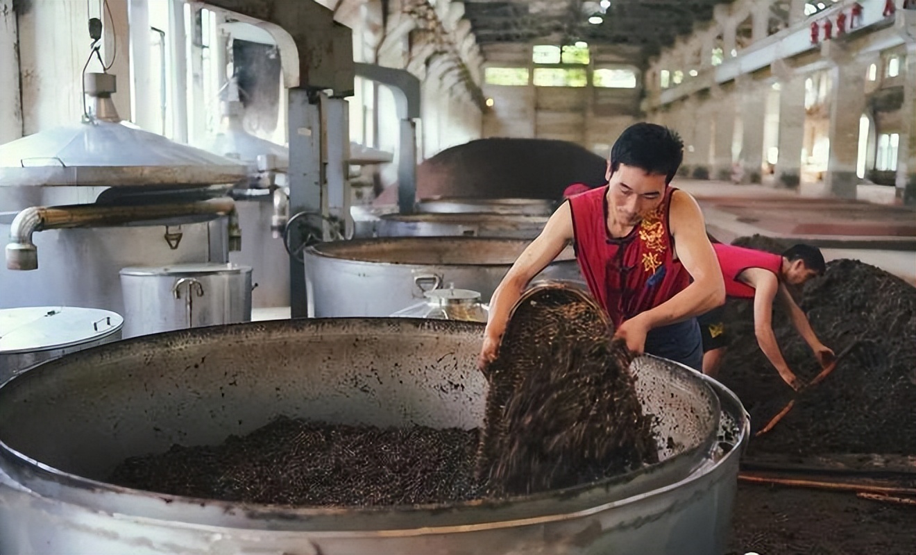 97年赖茅酒香港回归特制,1997年赖茅53度酱香型1000ml真假