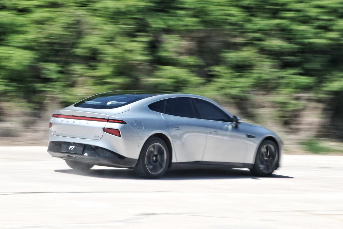 丰田凯美瑞和小鹏p7,小鹏p7670n跟670e哪款值得入手