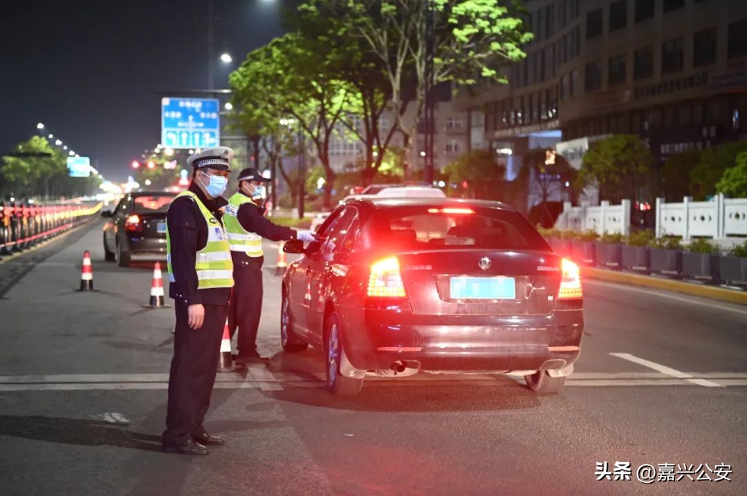 五一警察坚守岗位动画,五一劳动节警察在坚守