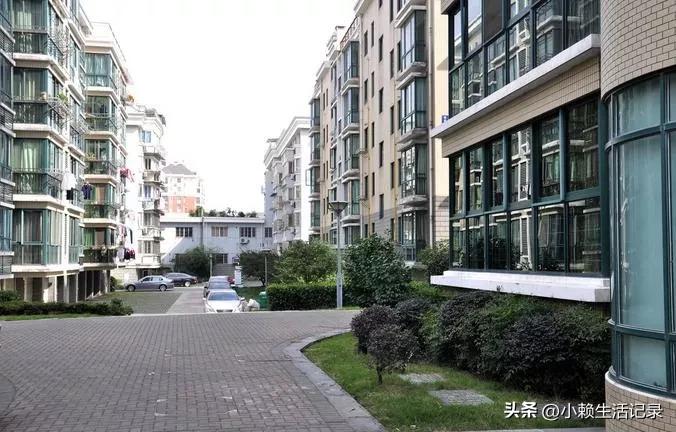 我广东人,28岁今年,在广州黄埔年收入3000万,现在广州买车了