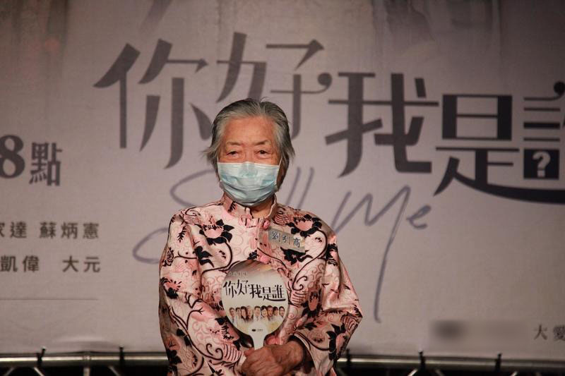 哪些年轻名人因新冠而死,2022年逝去的14位名人