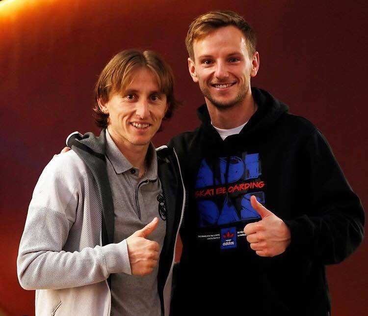 足坛前三人梅西c罗内马尔,亨利范尼维埃里舍甫琴科罗纳尔多