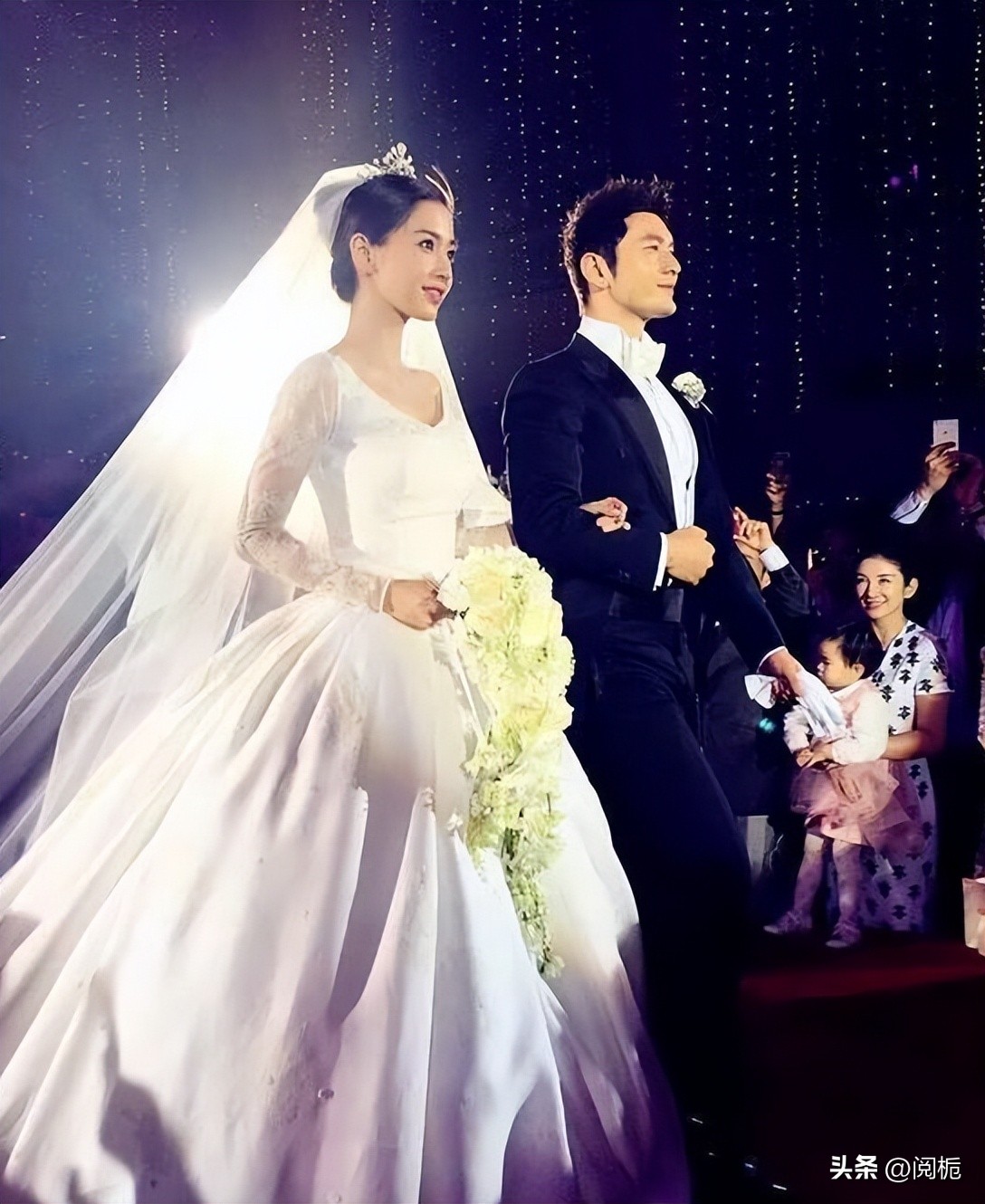 离婚不到一年，吃完黄晓明“红利”的杨颖，又回到了她的“怪圈”