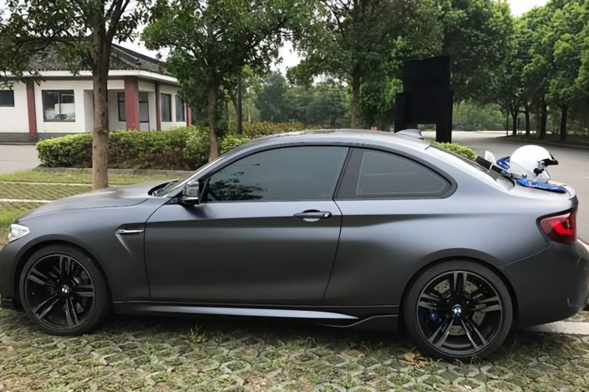 托运汽车收费标准需要高速费吗,托运汽车费一公里多少钱