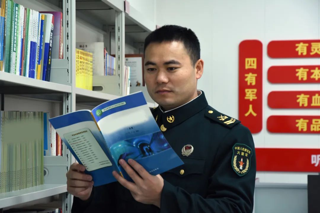 一级上士军衔,一级上士退伍费