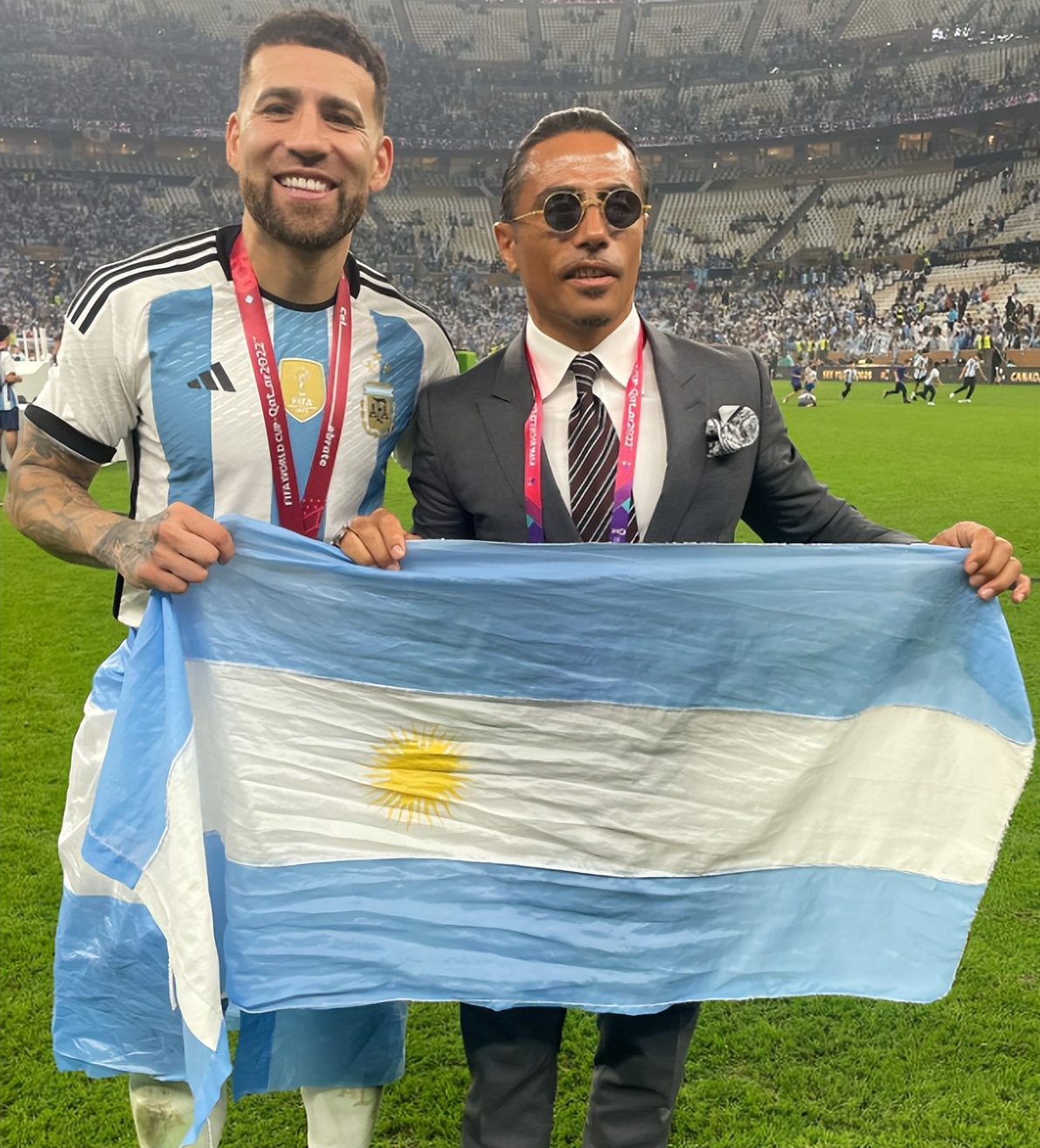 撒盐哥蹭梅西,撒盐哥亲吻姆巴佩