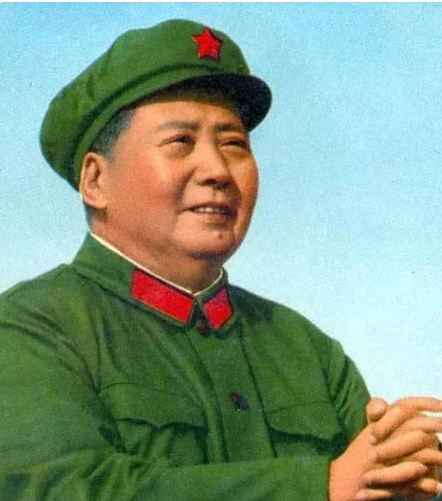 除了毛主席之外，*安门天**城楼上还挂过11个人的画像，都有谁？