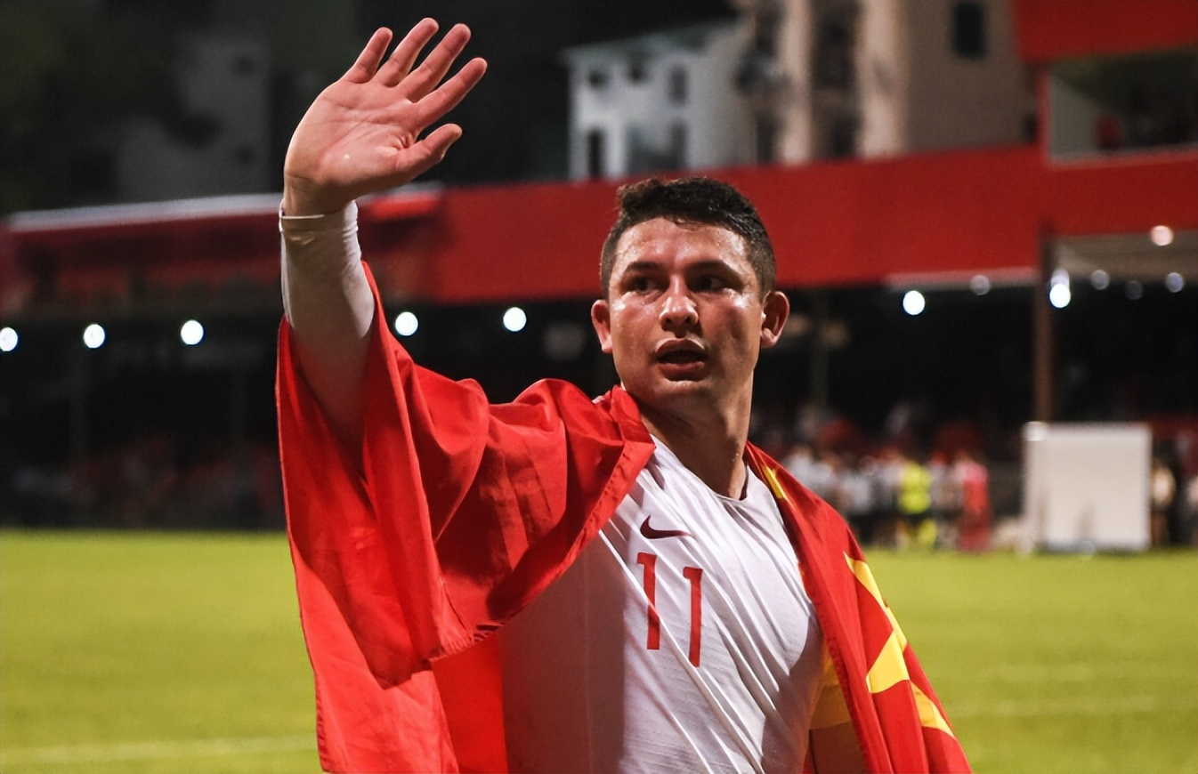 国足亿万富翁！中超效力期间总薪水达4亿，却拖欠子女抚养费8万元