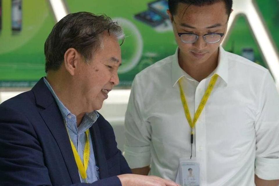 中国最牛打工妹逆袭成580亿女富豪,30岁打工妹的逆袭之路